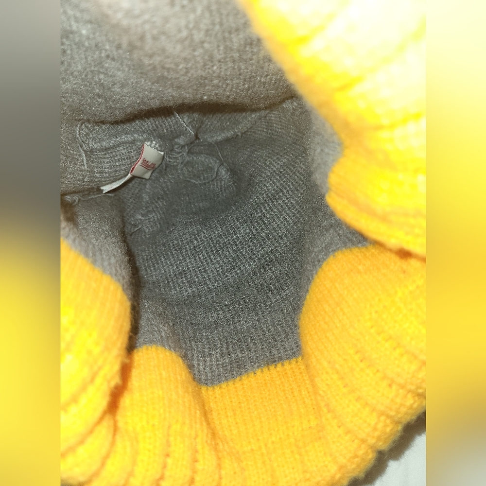 Lakers Gray and Yellow Knit Beanie - Picture 3 of 3